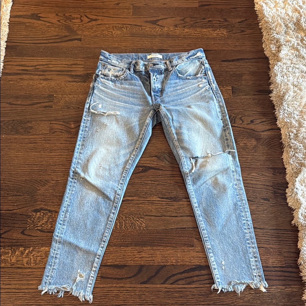Moussy Blue Ankle Cropped Jeans with Distressed Details